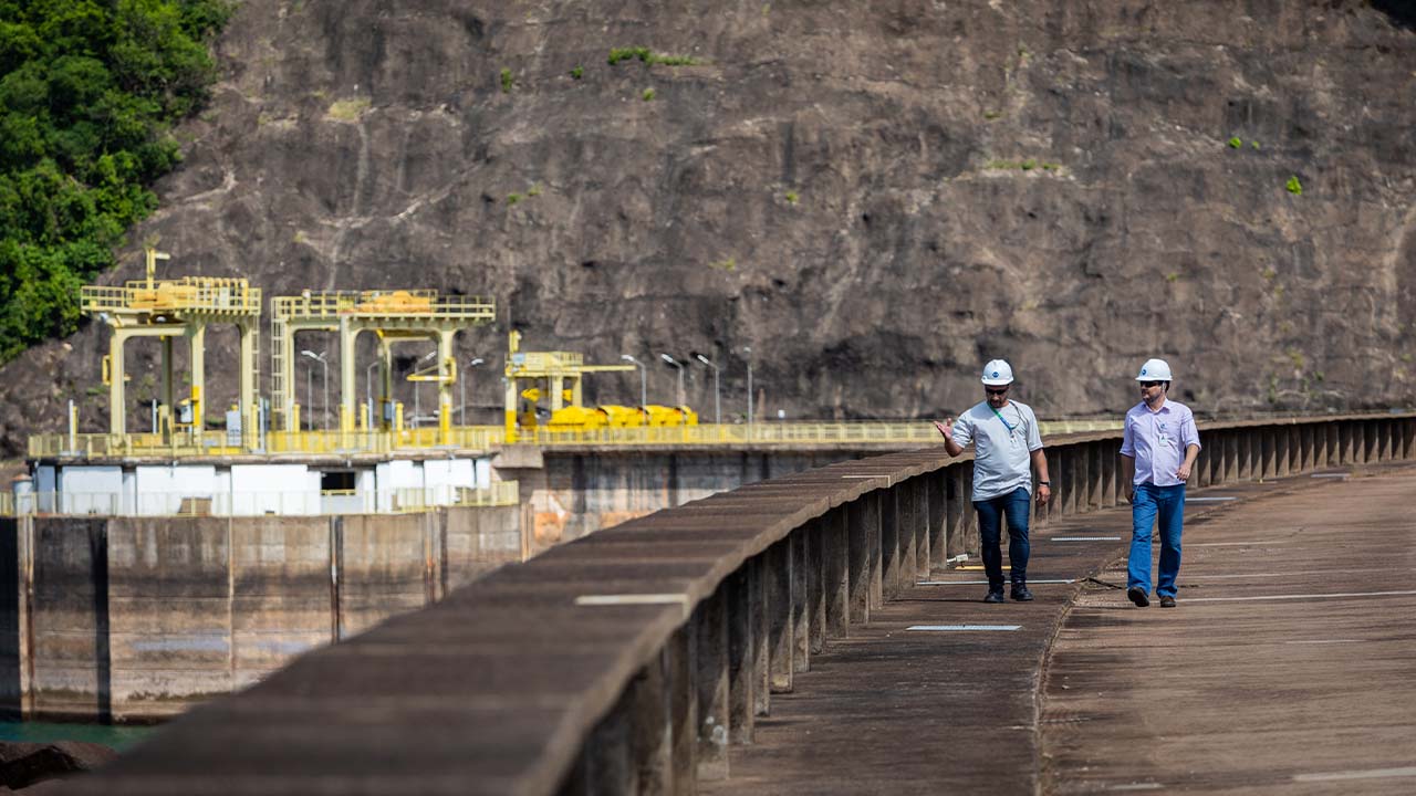 Segurança operacional e de barragens